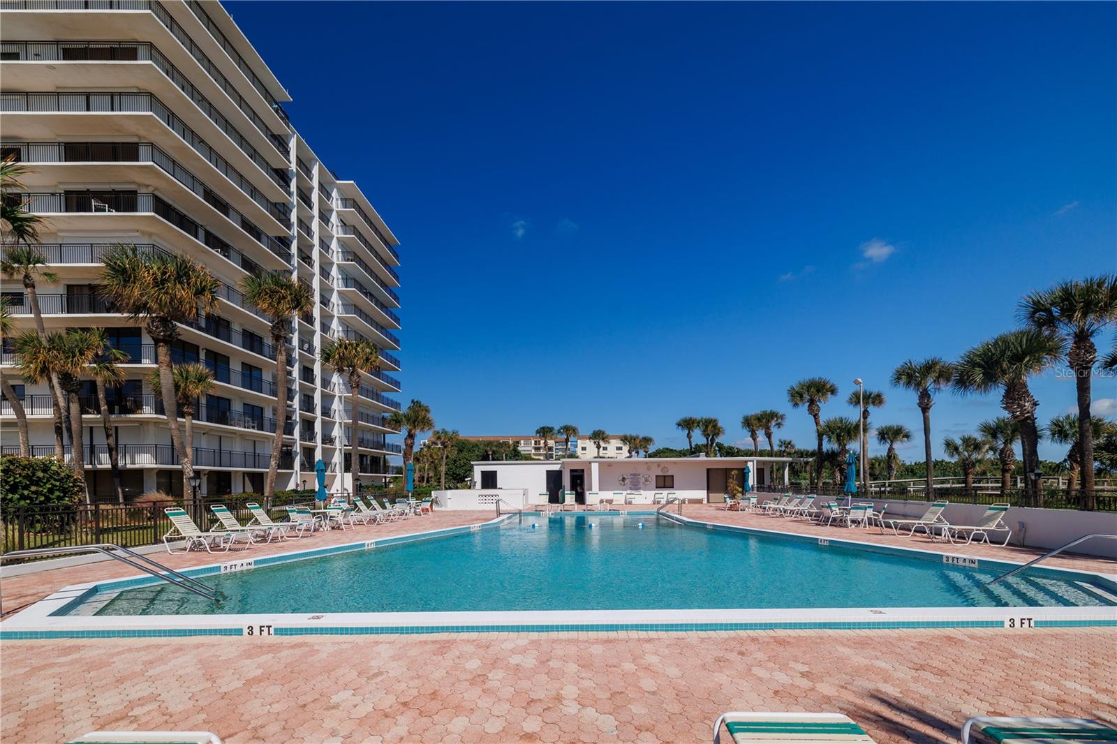 2100 TOWERS - Residential