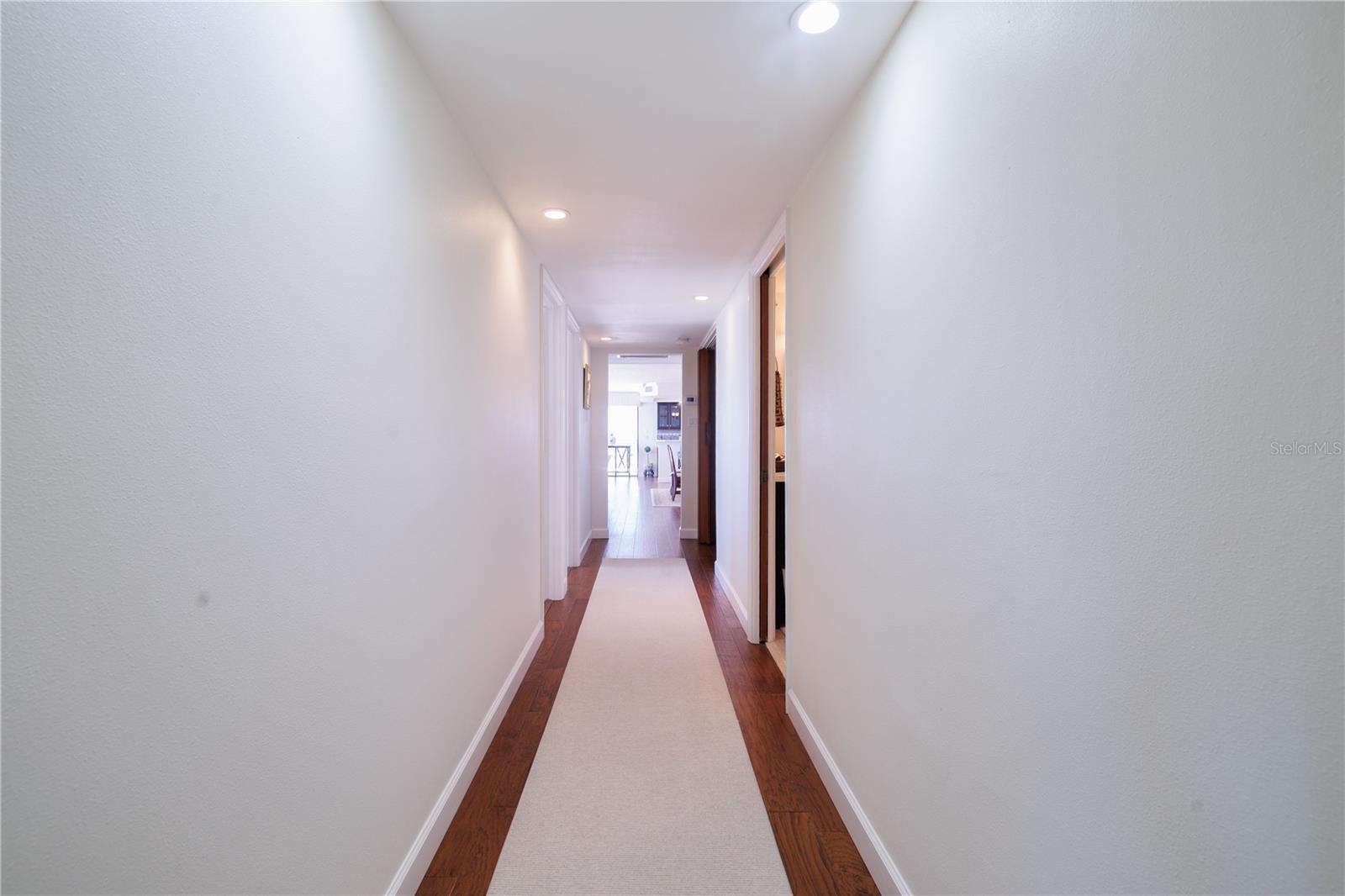 2100 TOWERS - Residential