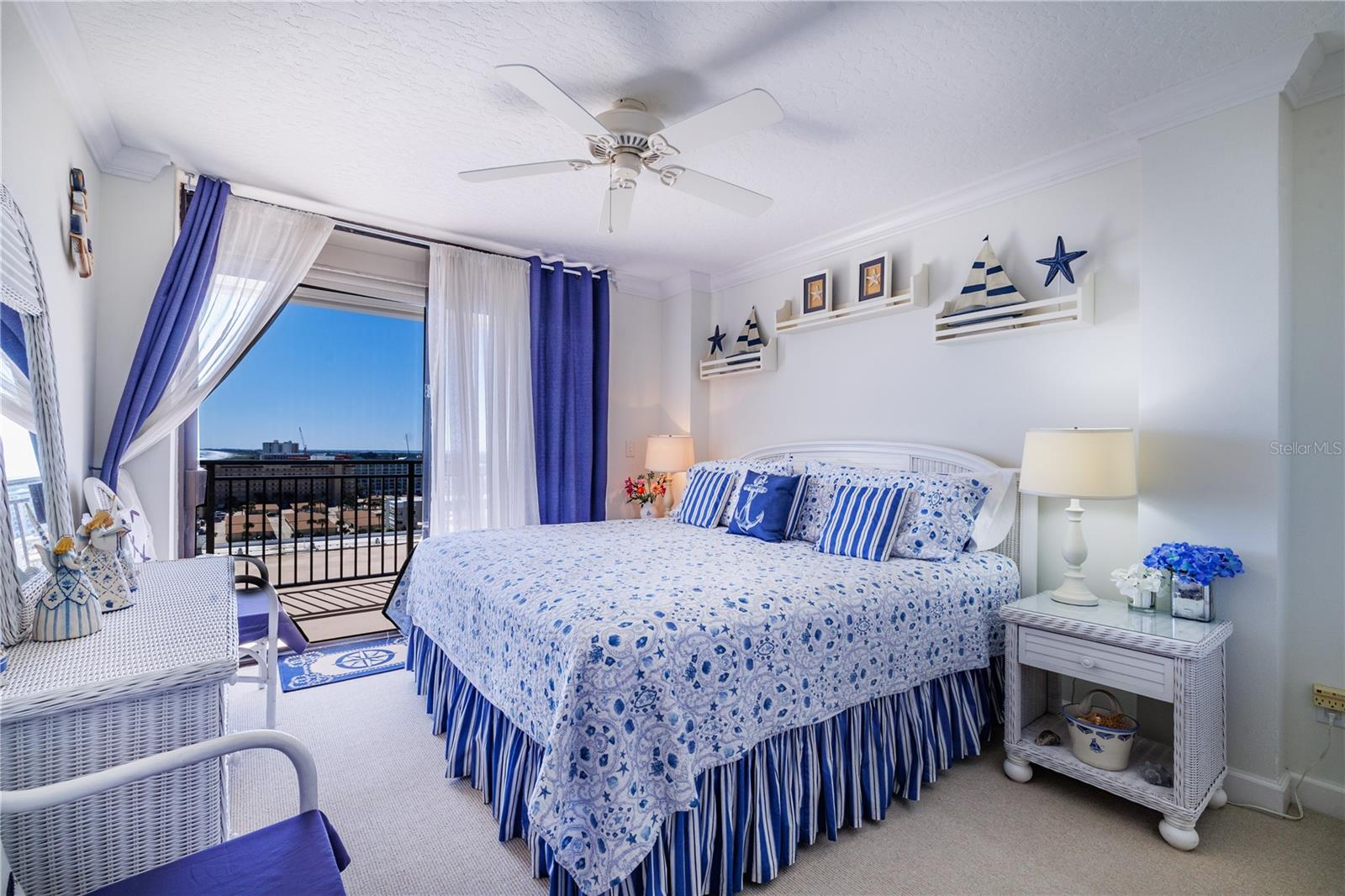 2100 TOWERS - Residential