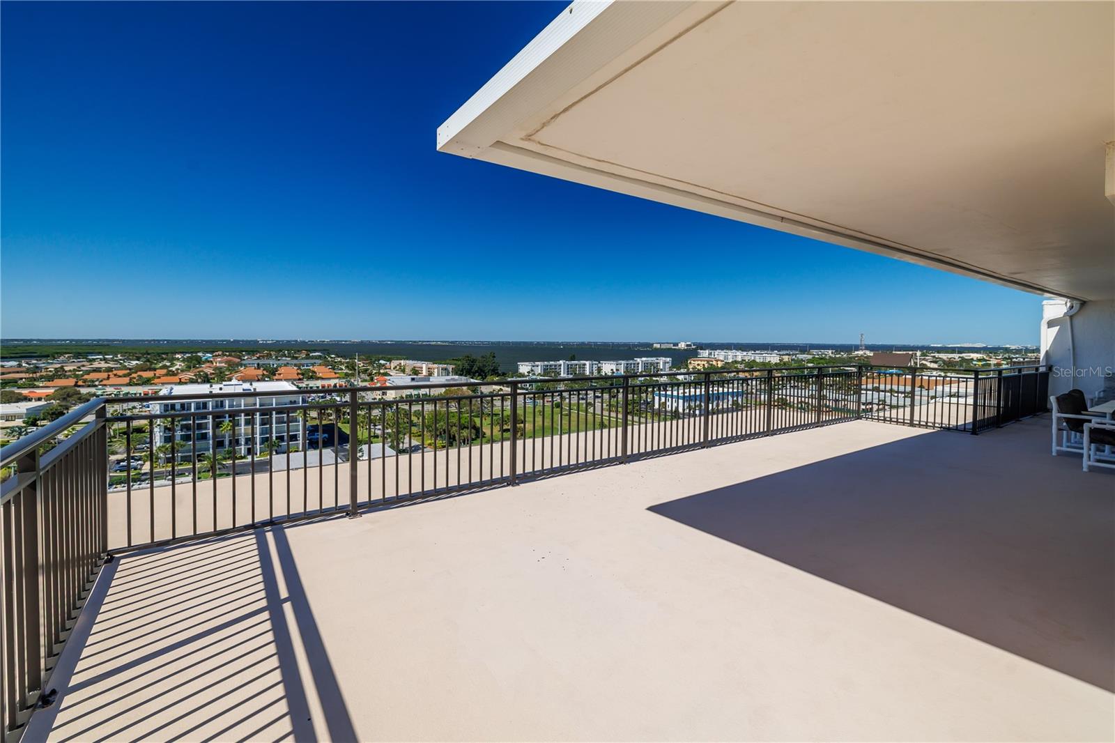 2100 TOWERS - Residential