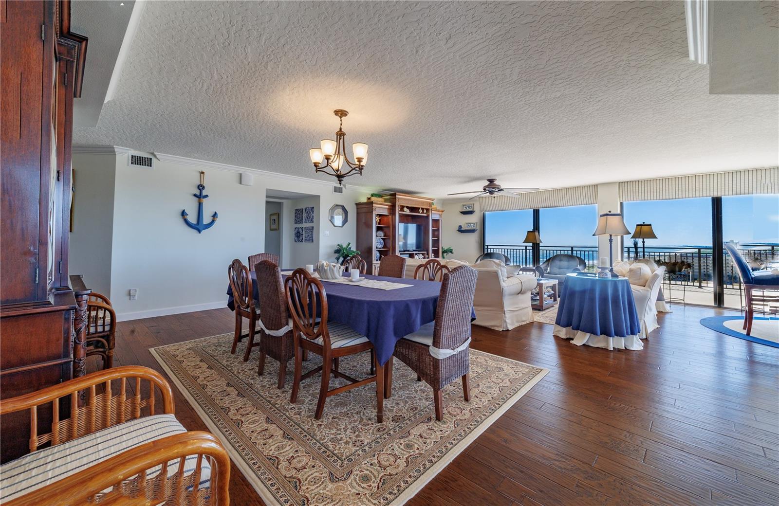 2100 TOWERS - Residential