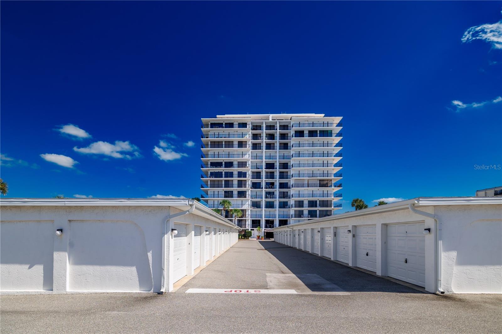 2100 TOWERS - Residential