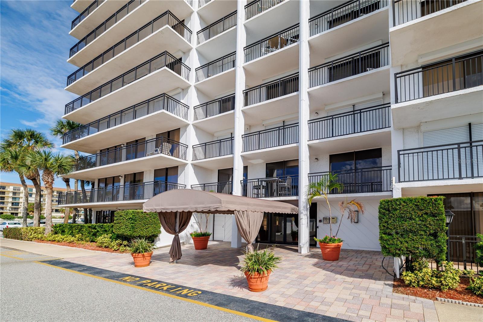 2100 TOWERS - Residential