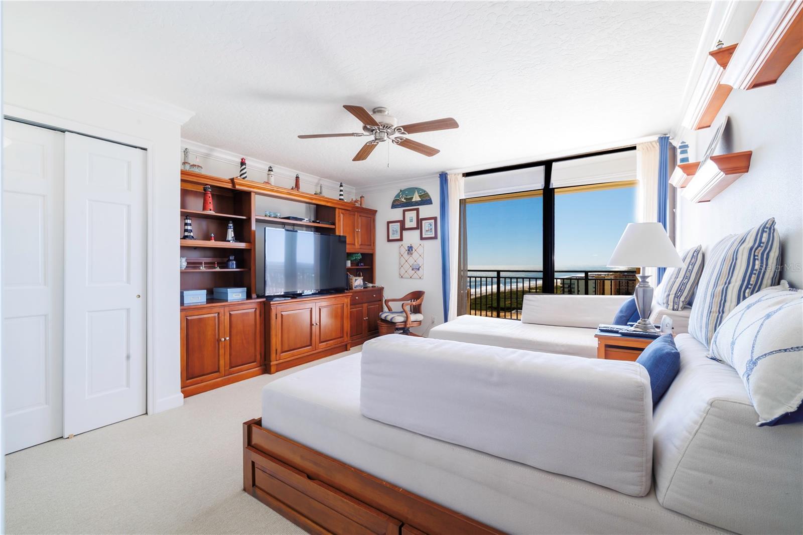 2100 TOWERS - Residential