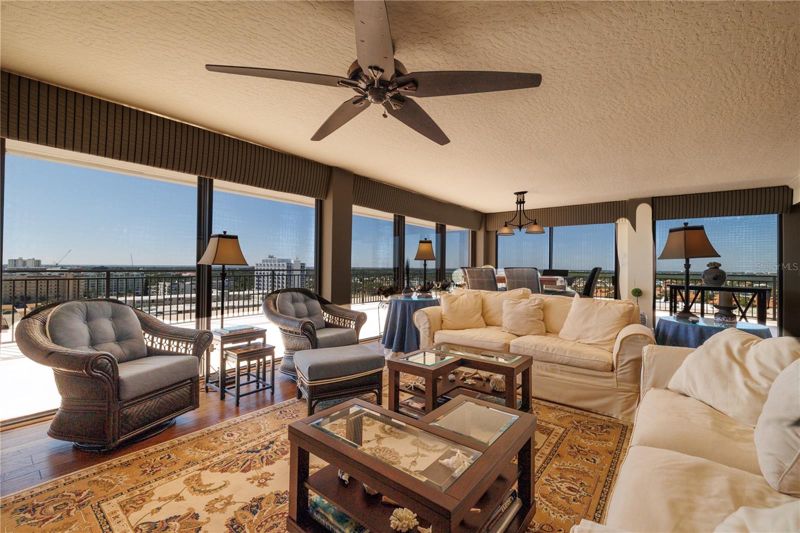 2100 TOWERS - Residential