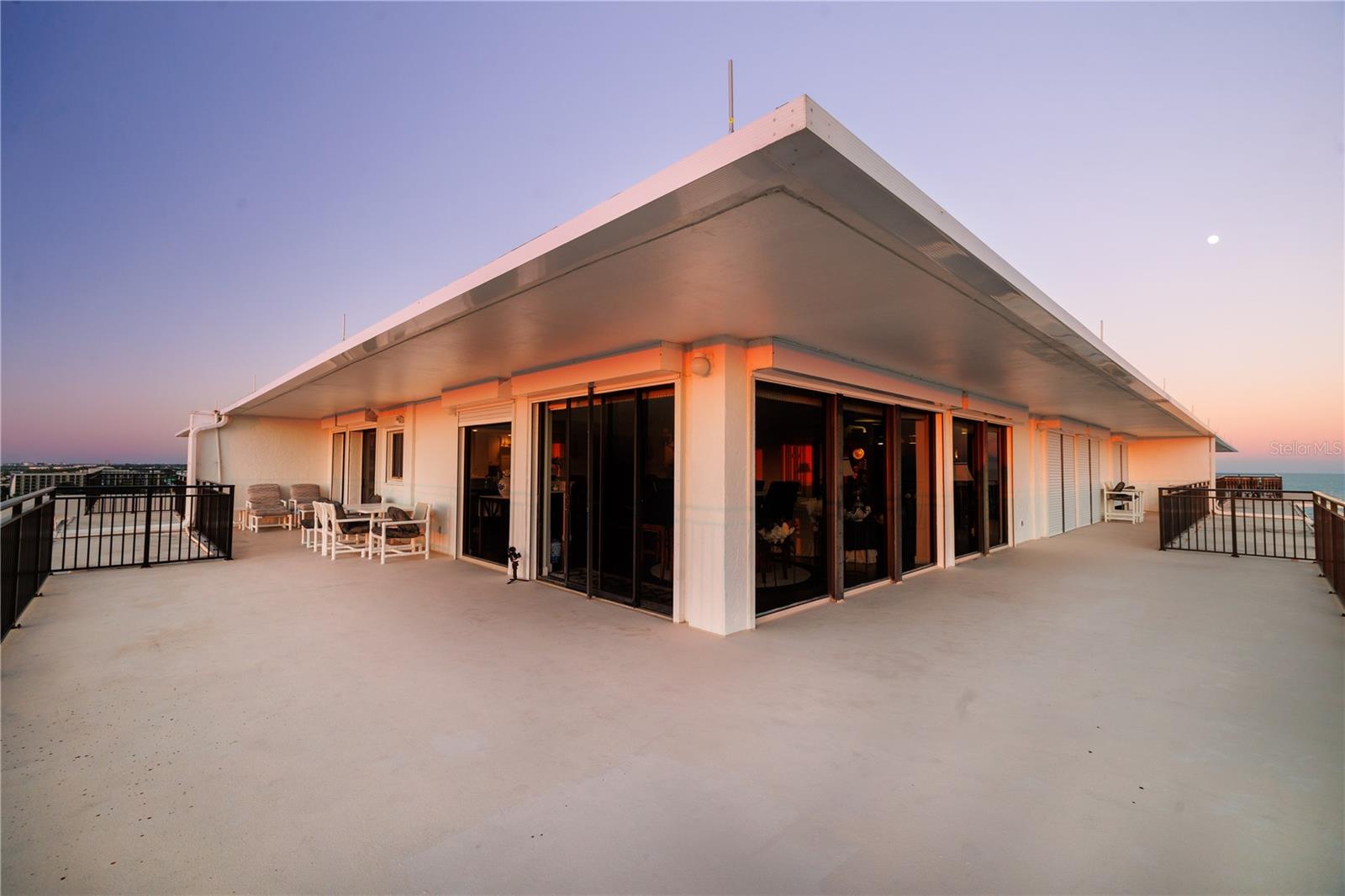 2100 TOWERS - Residential