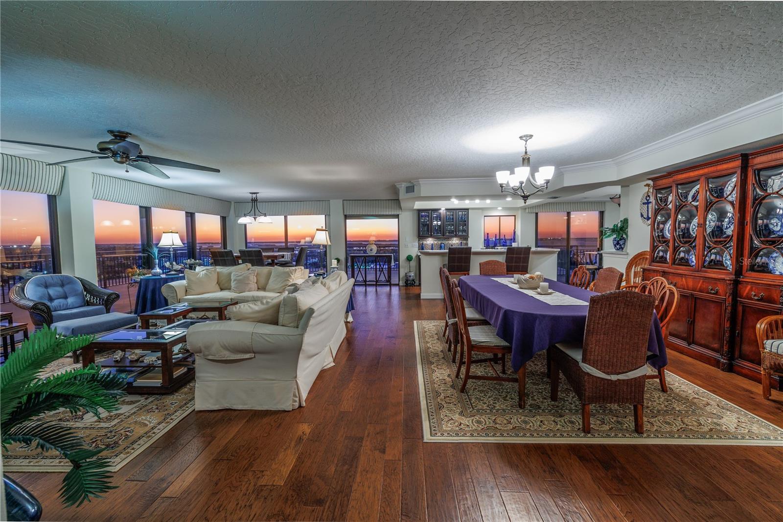 2100 TOWERS - Residential