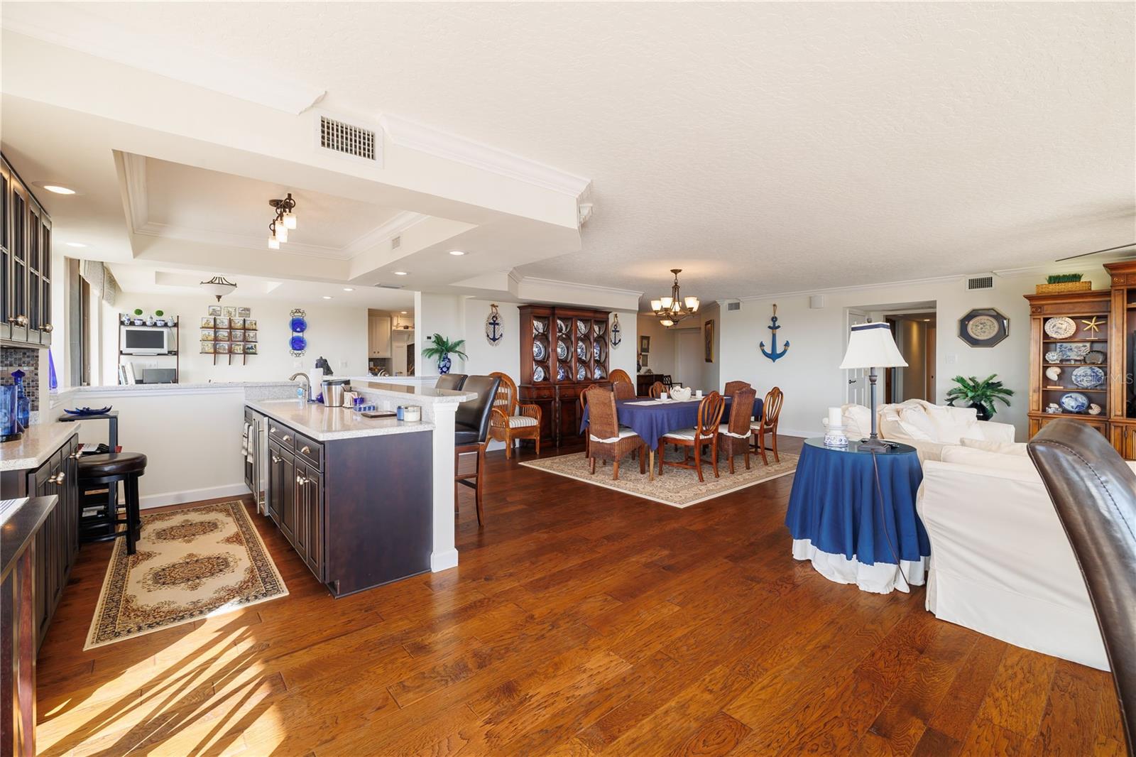 2100 TOWERS - Residential