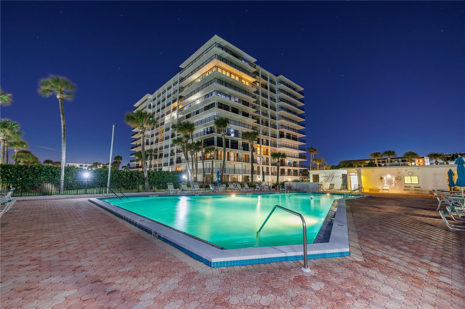 2100 TOWERS - Residential