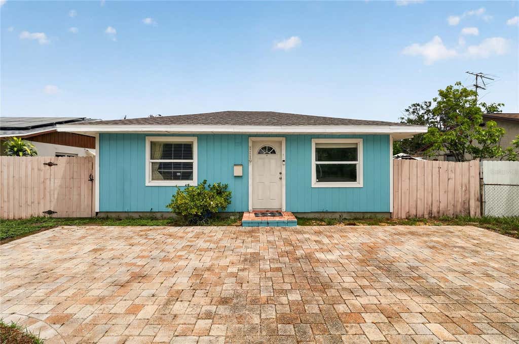 Photo of 1119 54th Avenue N, St Petersburg, FL 33703 (MLS # L4964105)