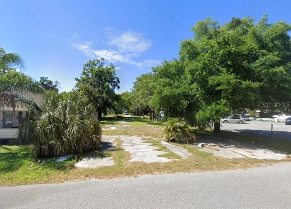 Endless potential! Discover the perfect opportunity to build your dream project, in this booming area, on this spacious corner lot. Ideally positioned for maximum visibility and access. This blank canvas is ready for your vision. Utilities nearby for easy connection.