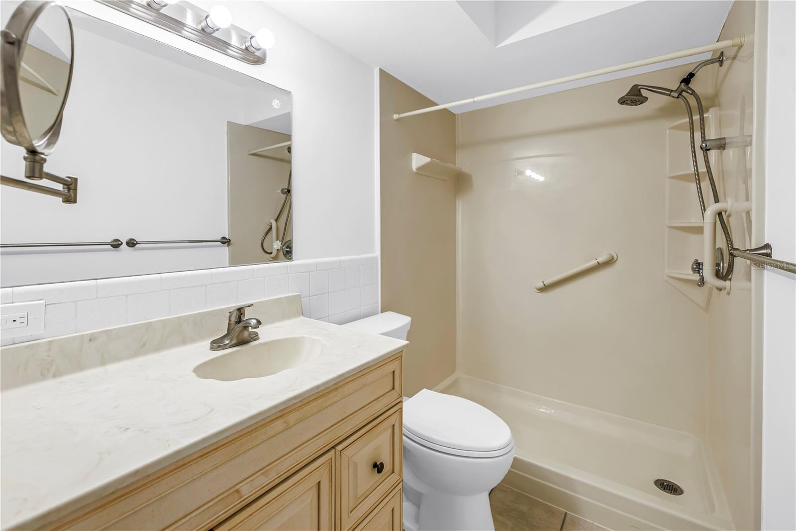 LEISURE ACRES - Residential