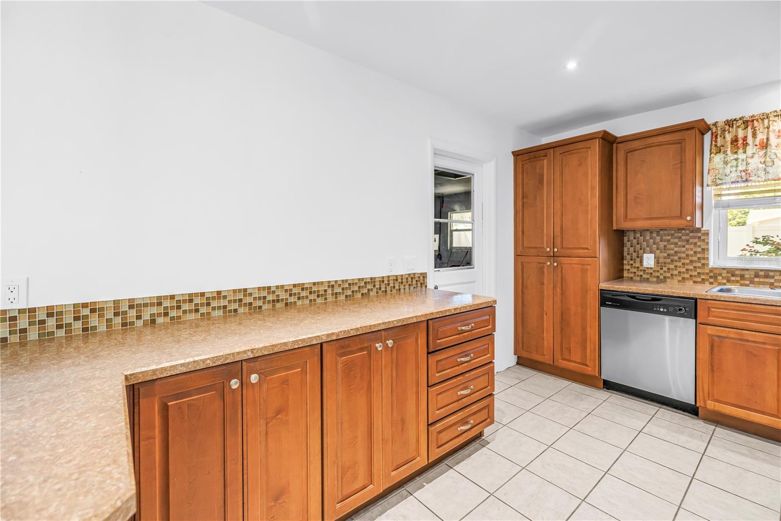 LEISURE ACRES - Residential