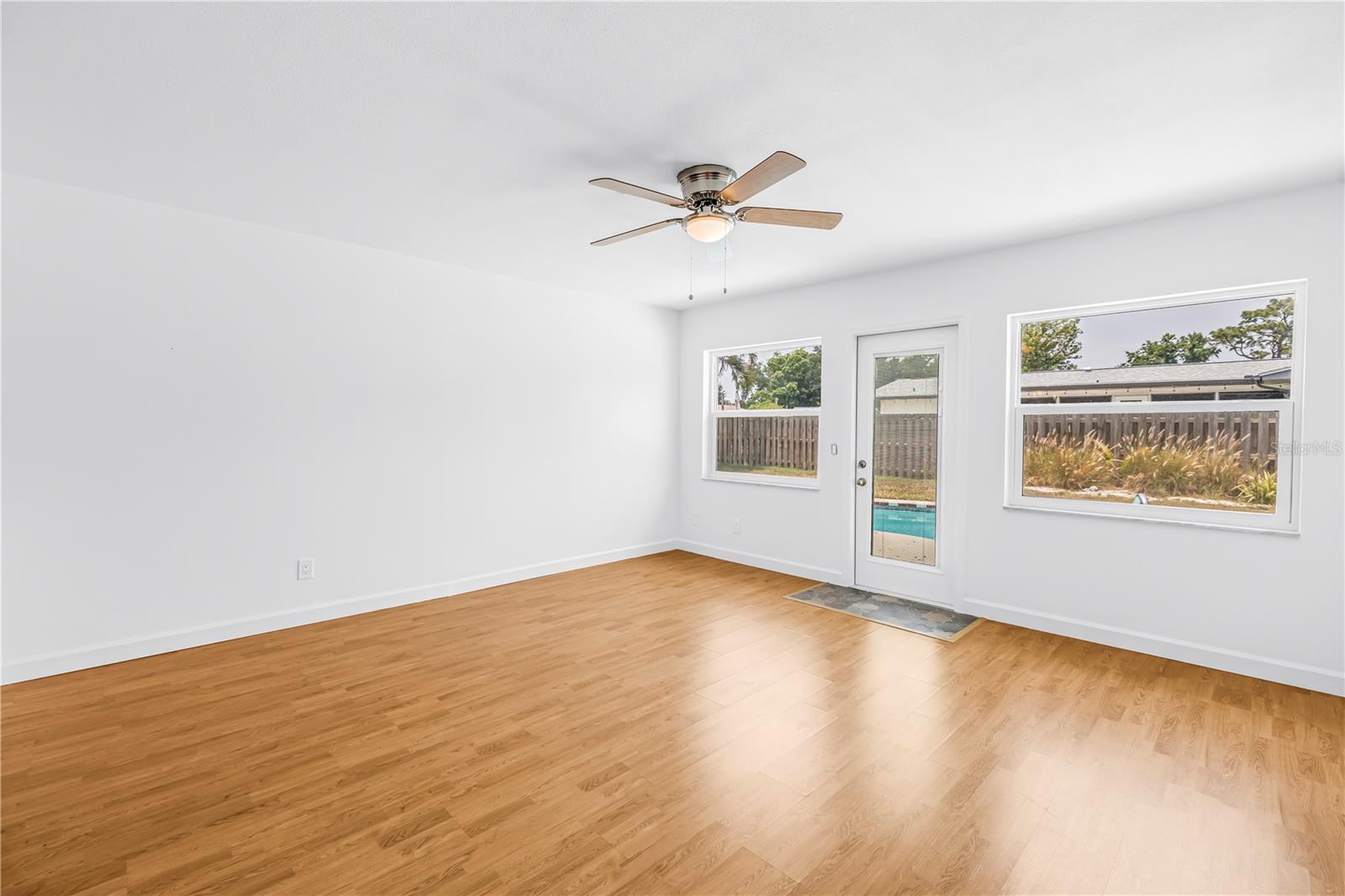LEISURE ACRES - Residential