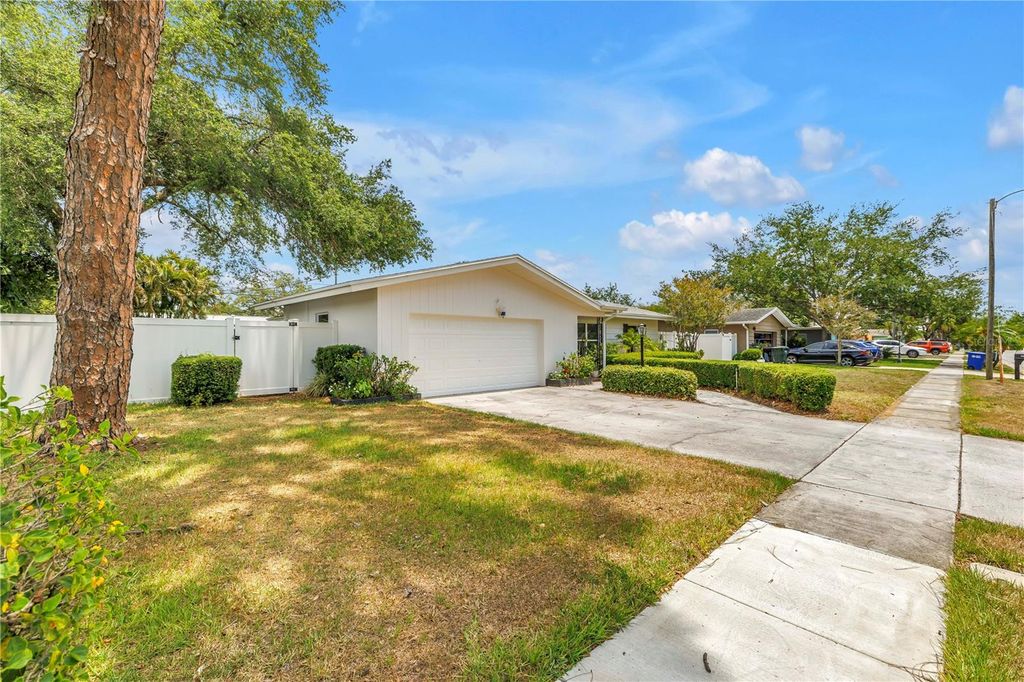 Photo of 1550 Idle Drive, Largo, FL 33756 (MLS # TB8507354)