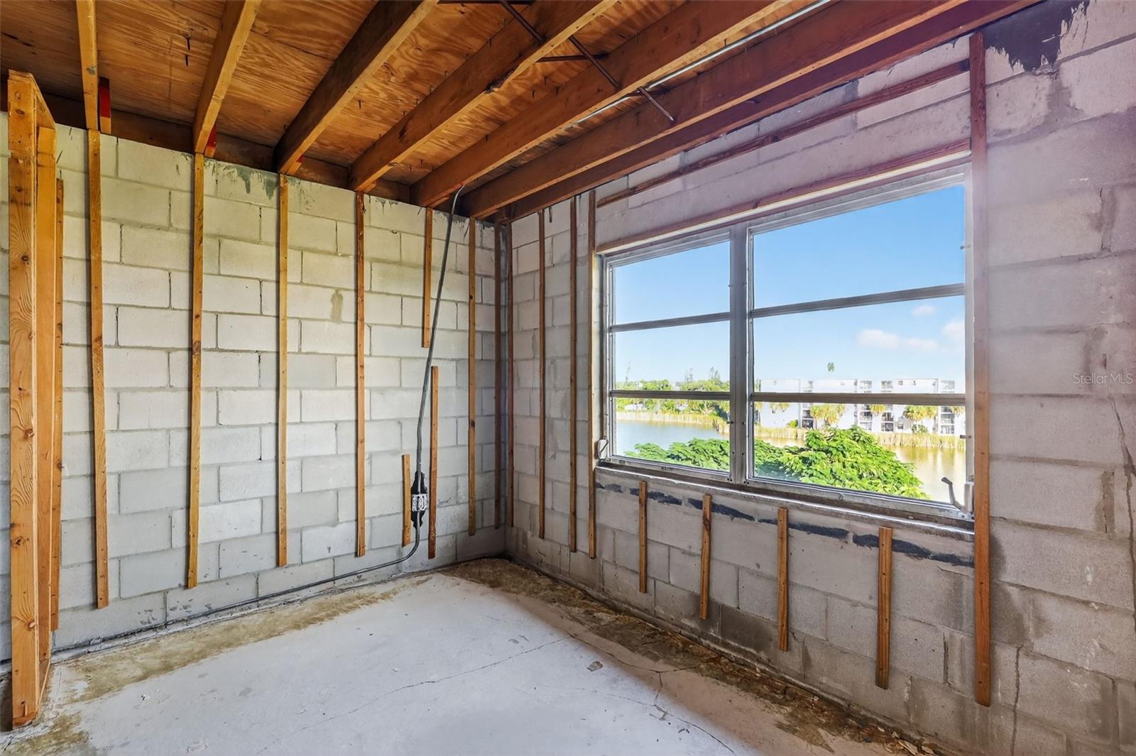 BAYSHORE ON THE LAKE APTS SEC 2 - Residential