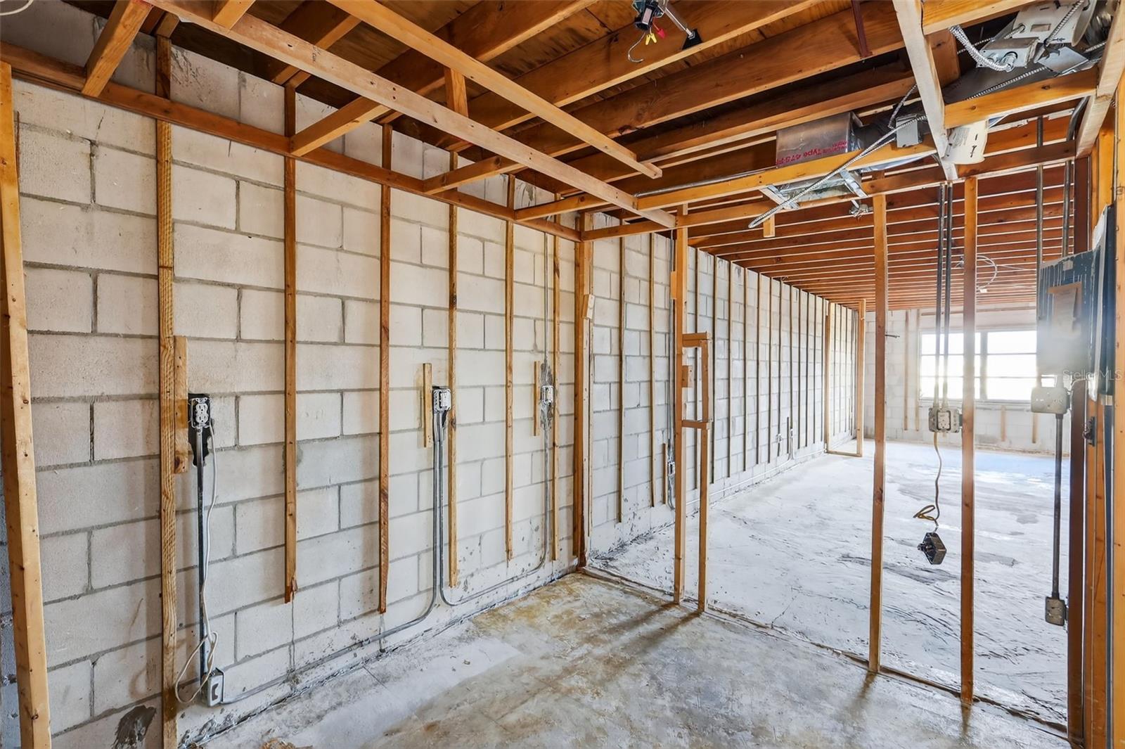 BAYSHORE ON THE LAKE APTS SEC 2 - Residential