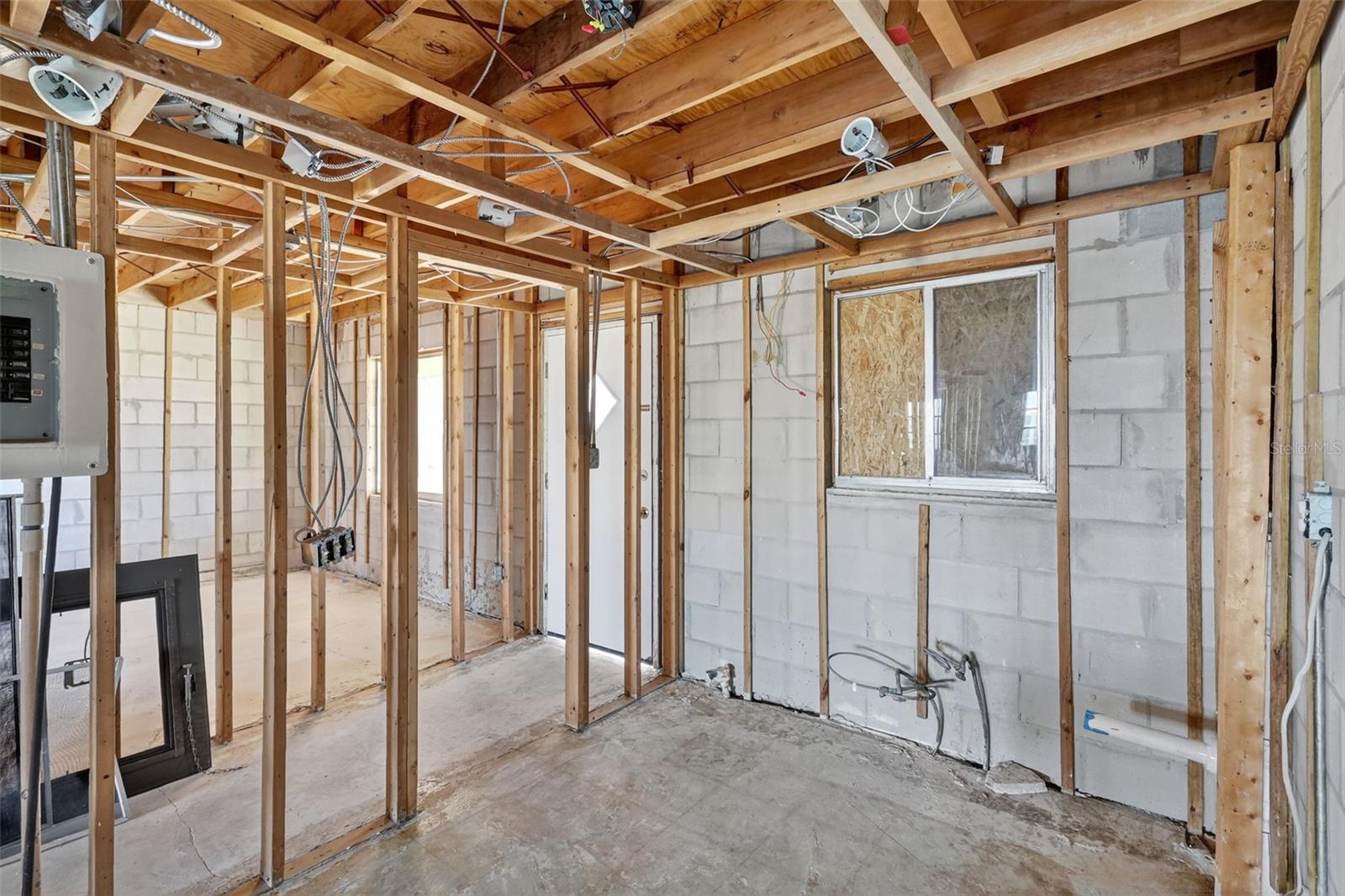 BAYSHORE ON THE LAKE APTS SEC 2 - Residential