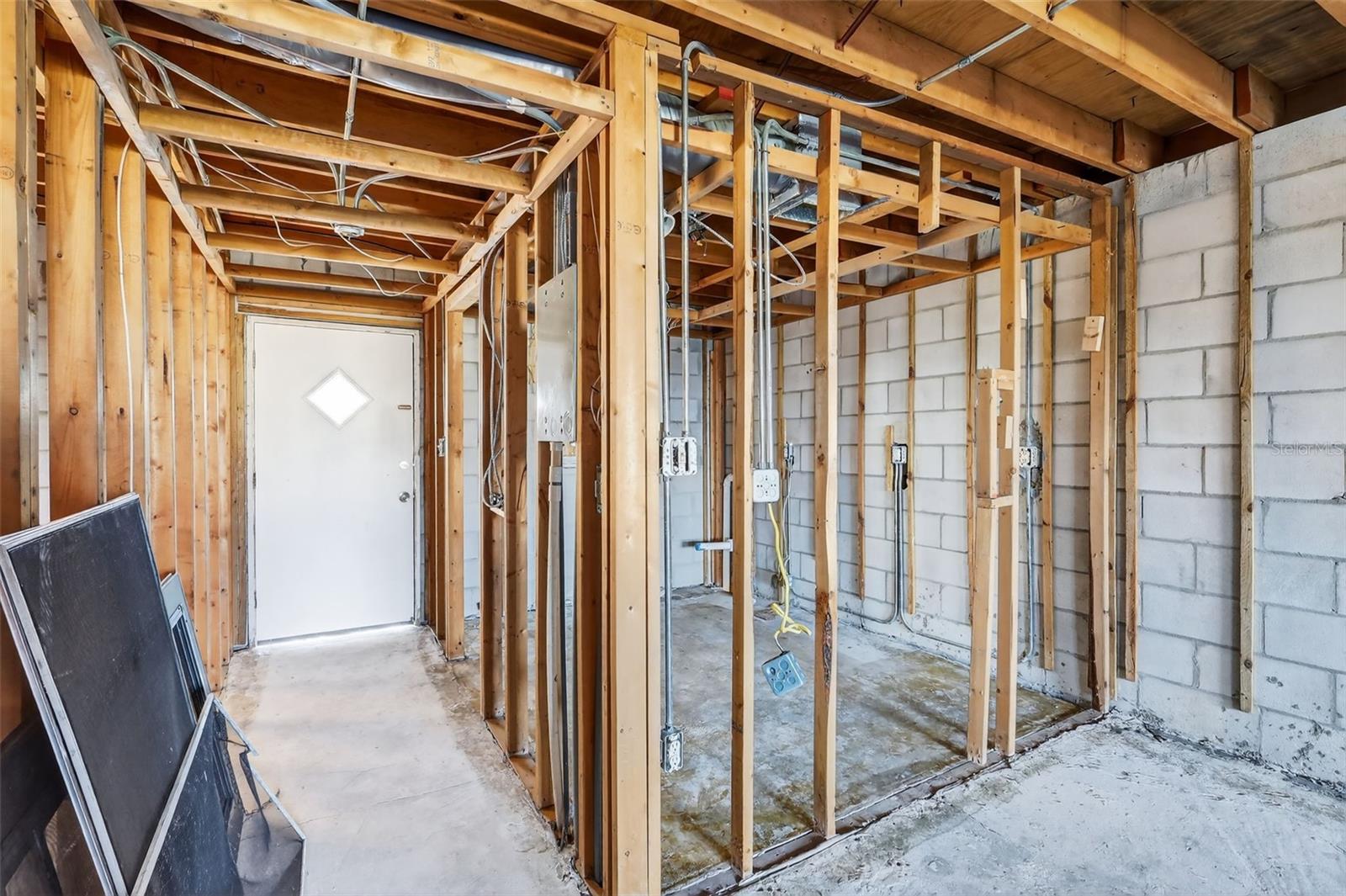 BAYSHORE ON THE LAKE APTS SEC 2 - Residential