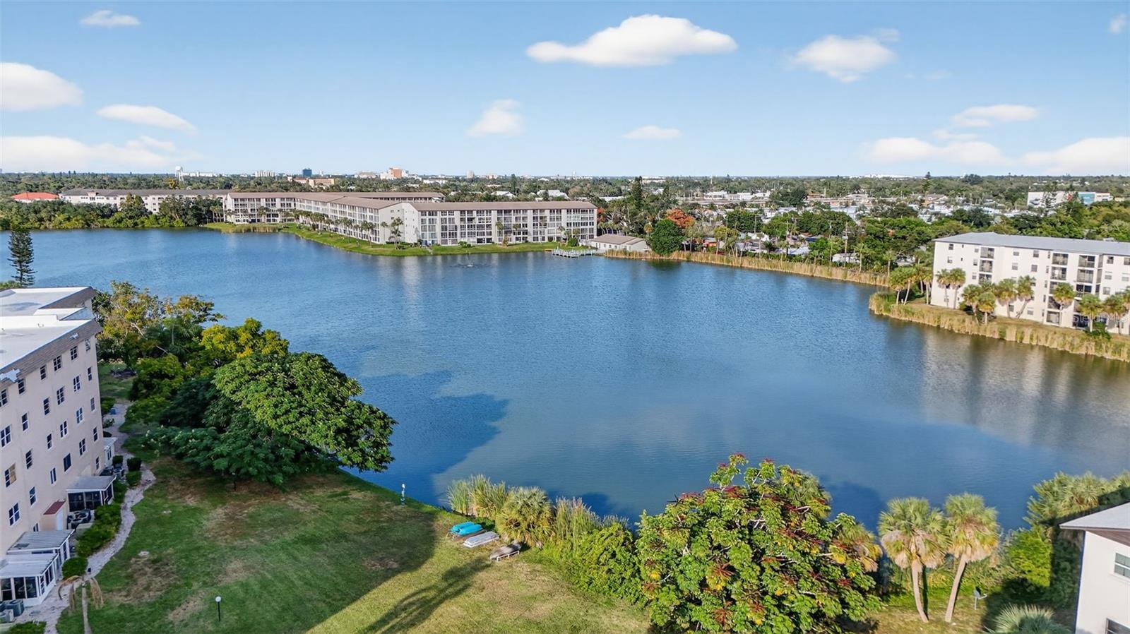 BAYSHORE ON THE LAKE APTS SEC 2 - Residential