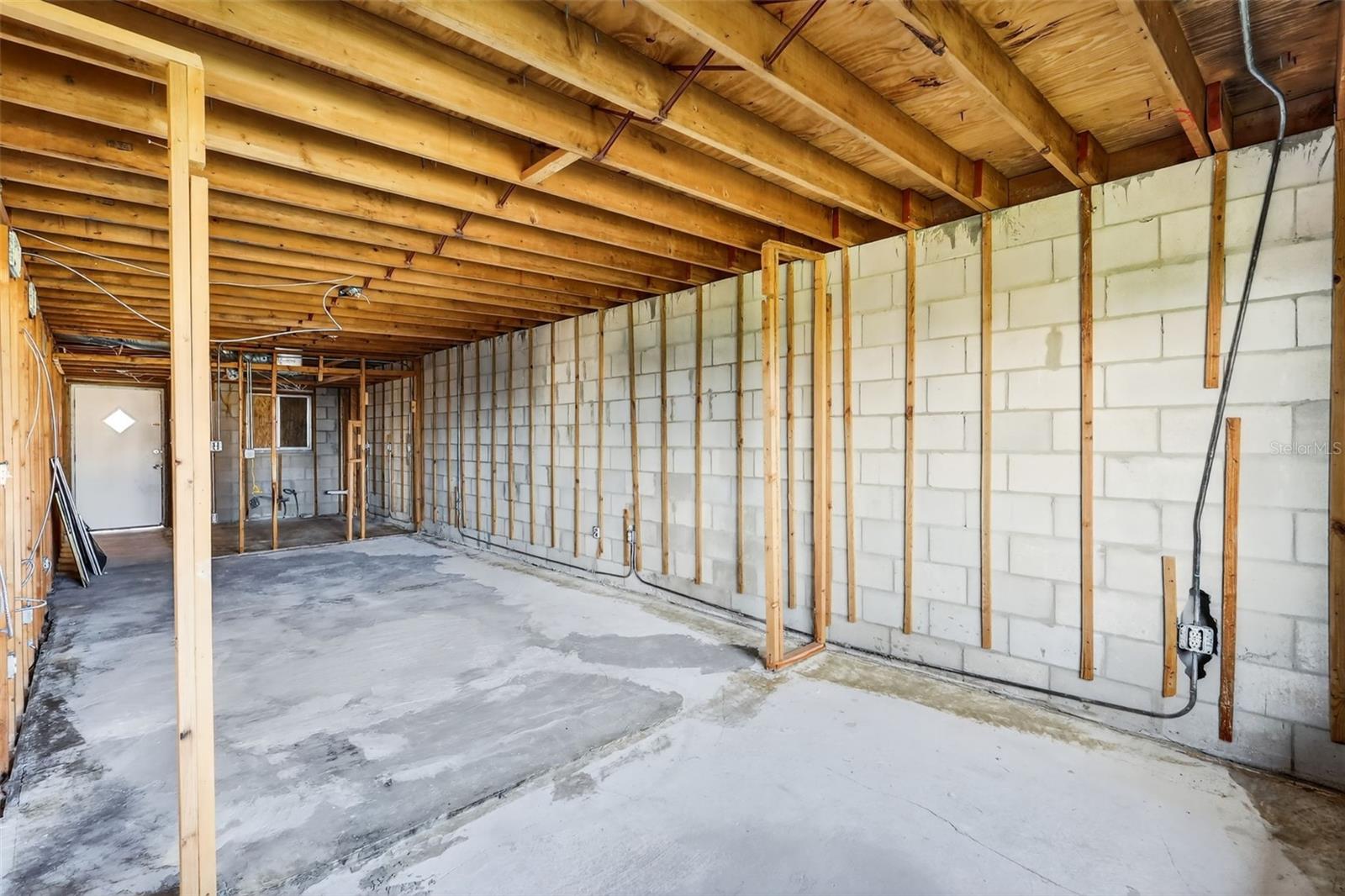 BAYSHORE ON THE LAKE APTS SEC 2 - Residential