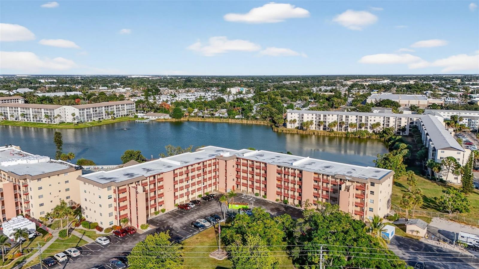 BAYSHORE ON THE LAKE APTS SEC 2 - Residential