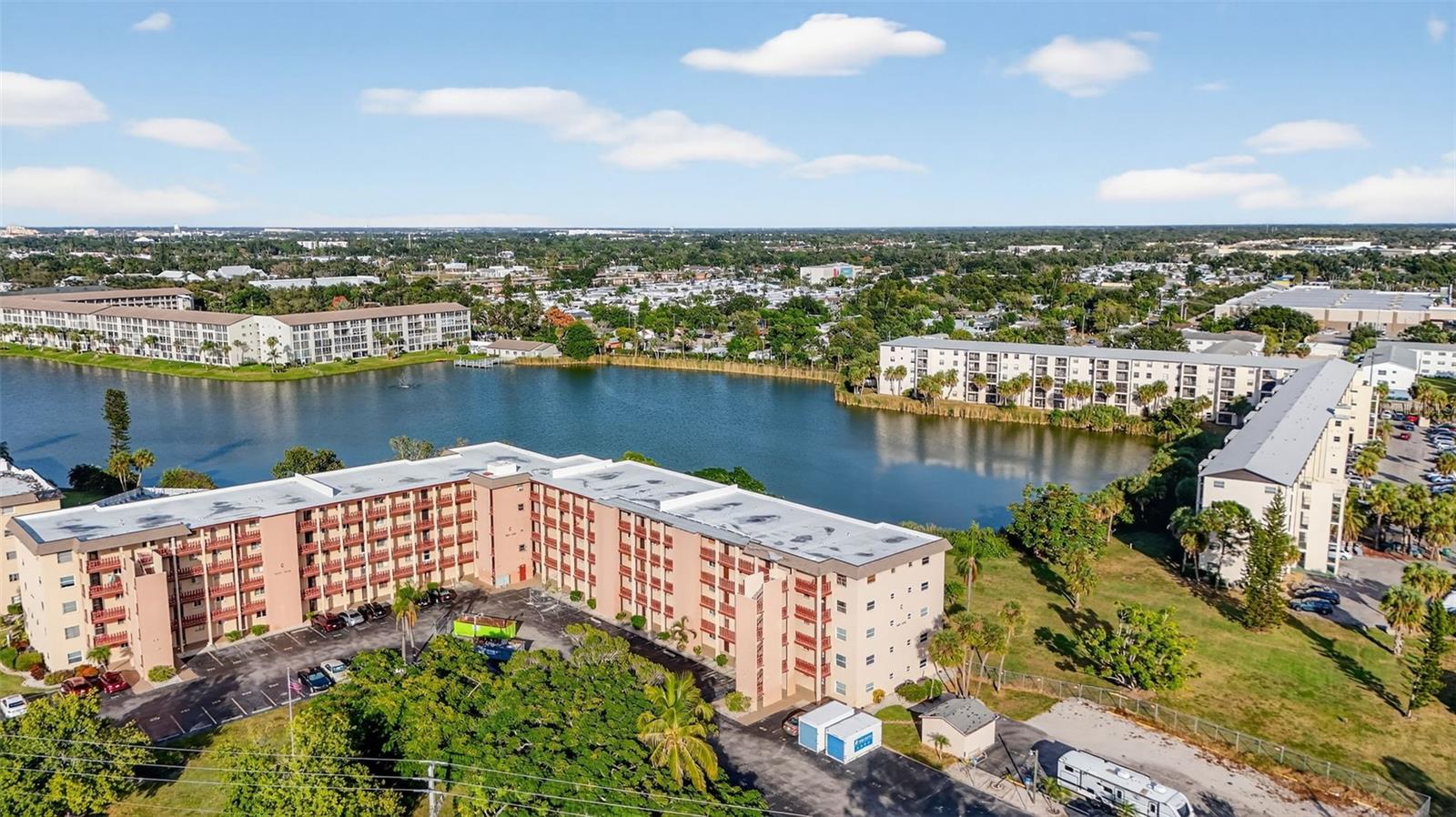 BAYSHORE ON THE LAKE APTS SEC 2 - Residential