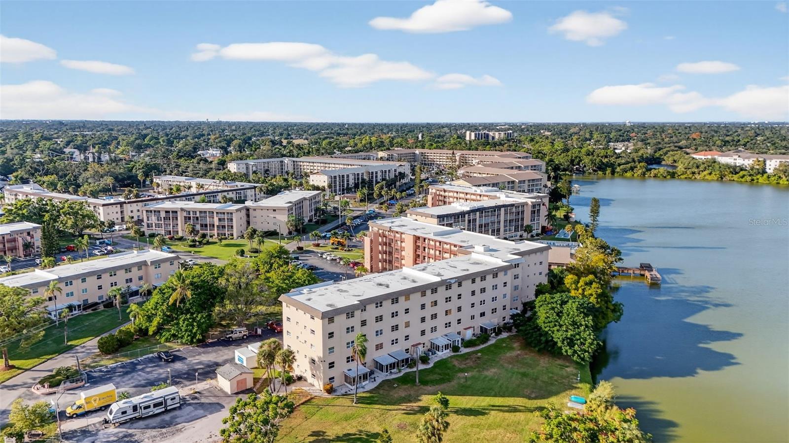 BAYSHORE ON THE LAKE APTS SEC 2 - Residential