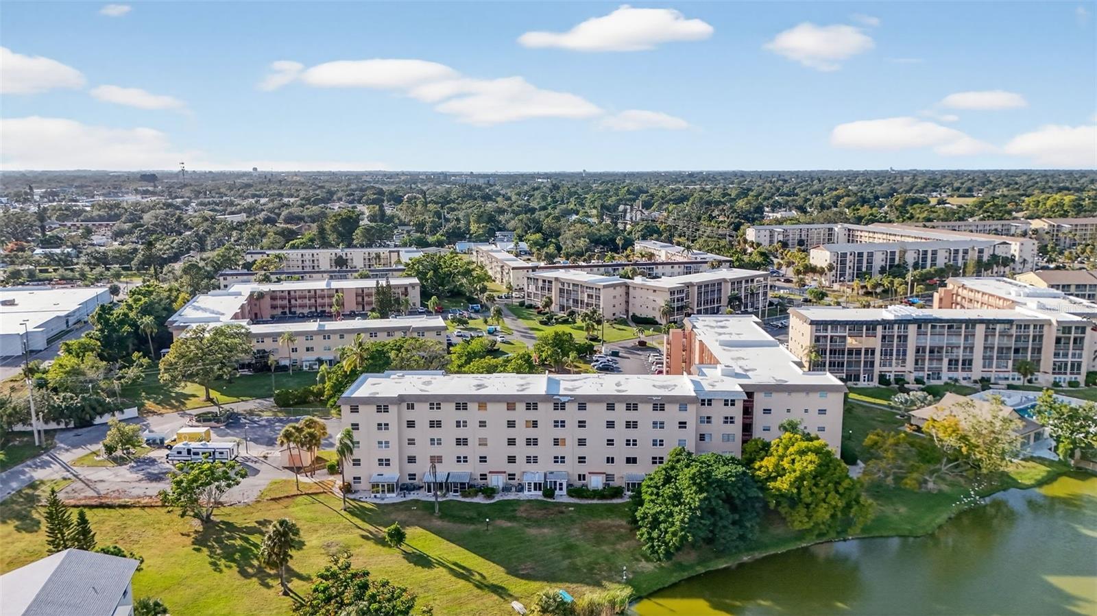 BAYSHORE ON THE LAKE APTS SEC 2 - Residential