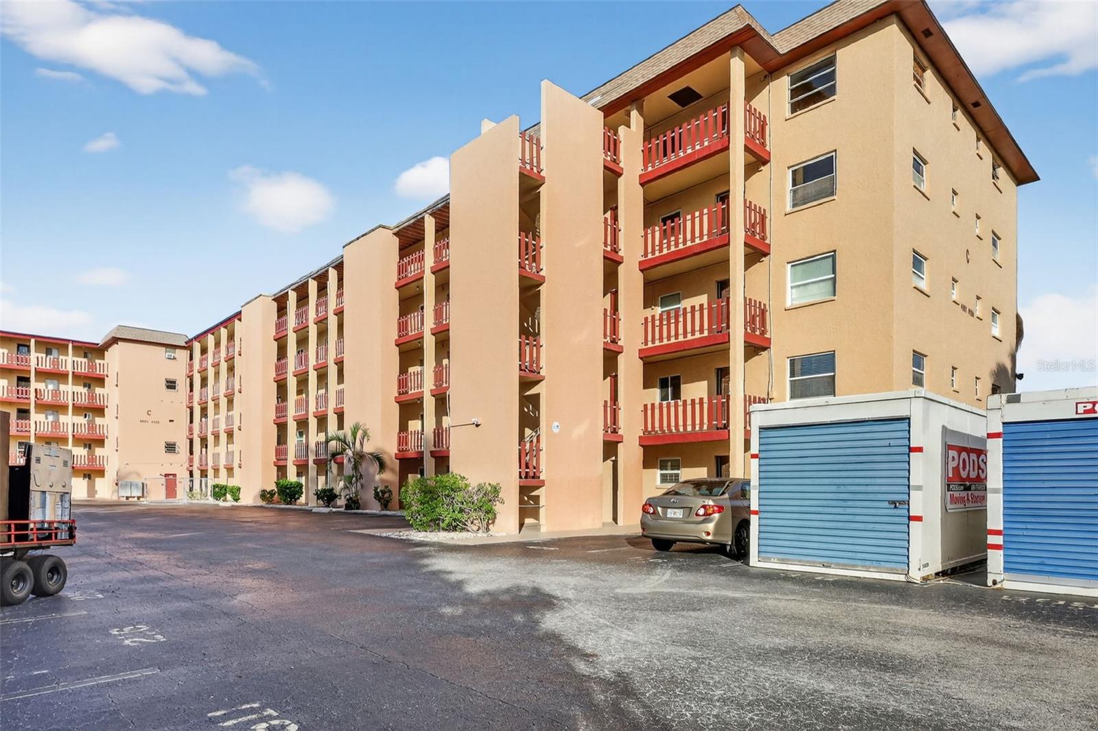 BAYSHORE ON THE LAKE APTS SEC 2 - Residential