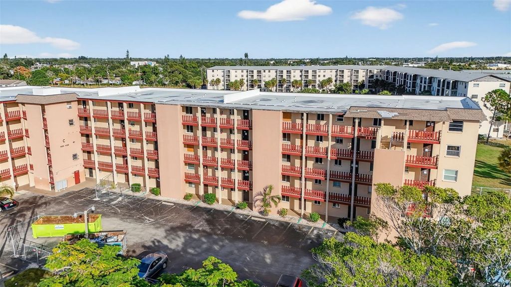 Photo of 4149 Lake Bayshore Drive #C511, Bradenton, FL 34205 (MLS # TB8446384)