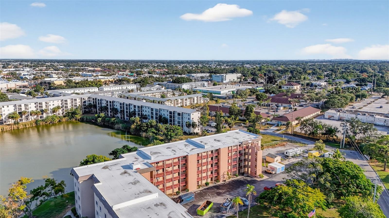 BAYSHORE ON THE LAKE APTS SEC 2 - Residential