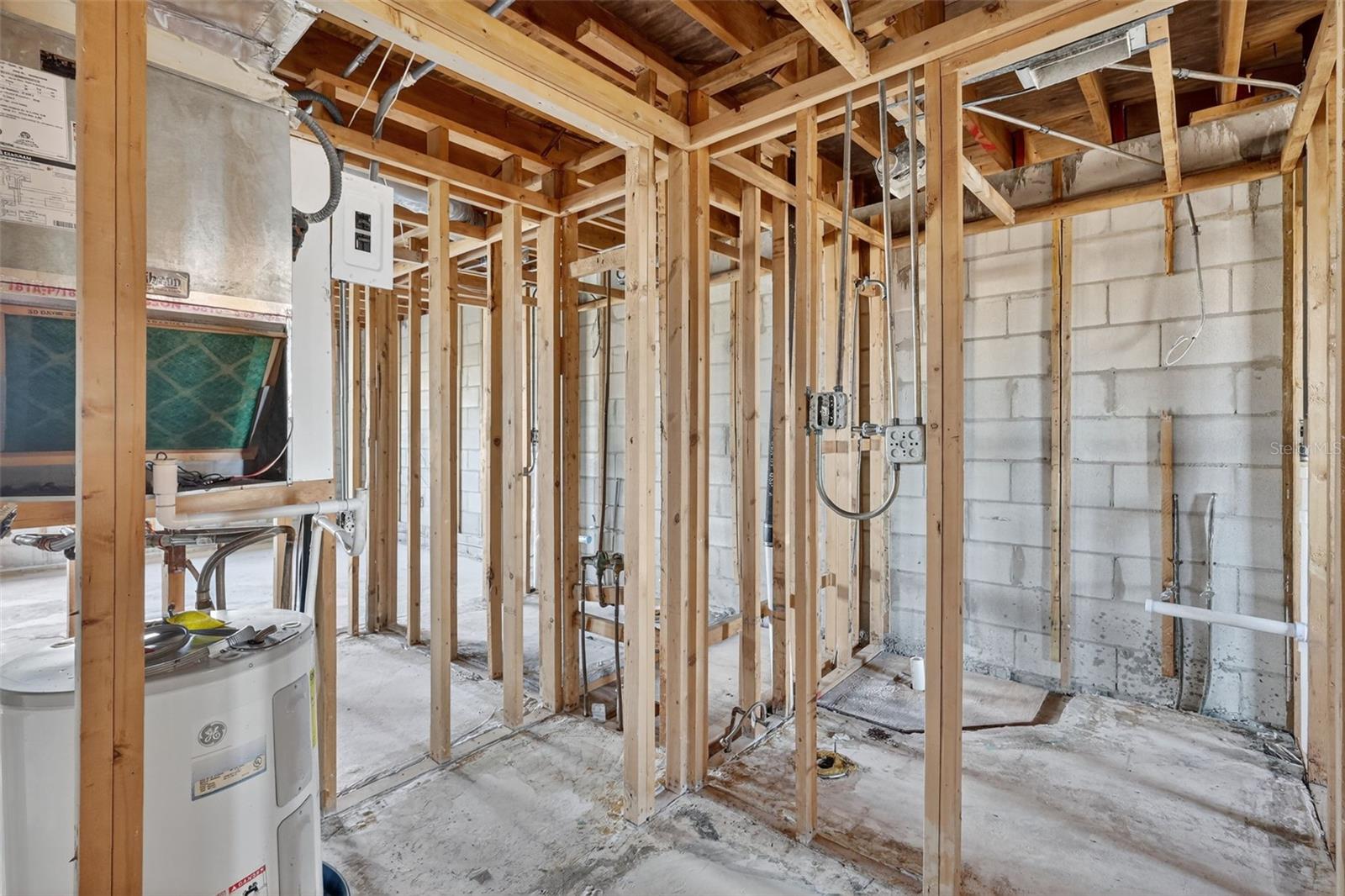 BAYSHORE ON THE LAKE APTS SEC 2 - Residential