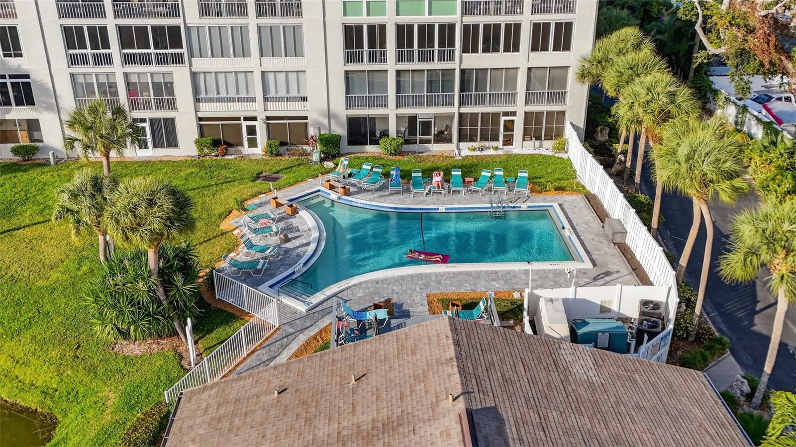 BAYSHORE ON THE LAKE APTS SEC 2 - Residential