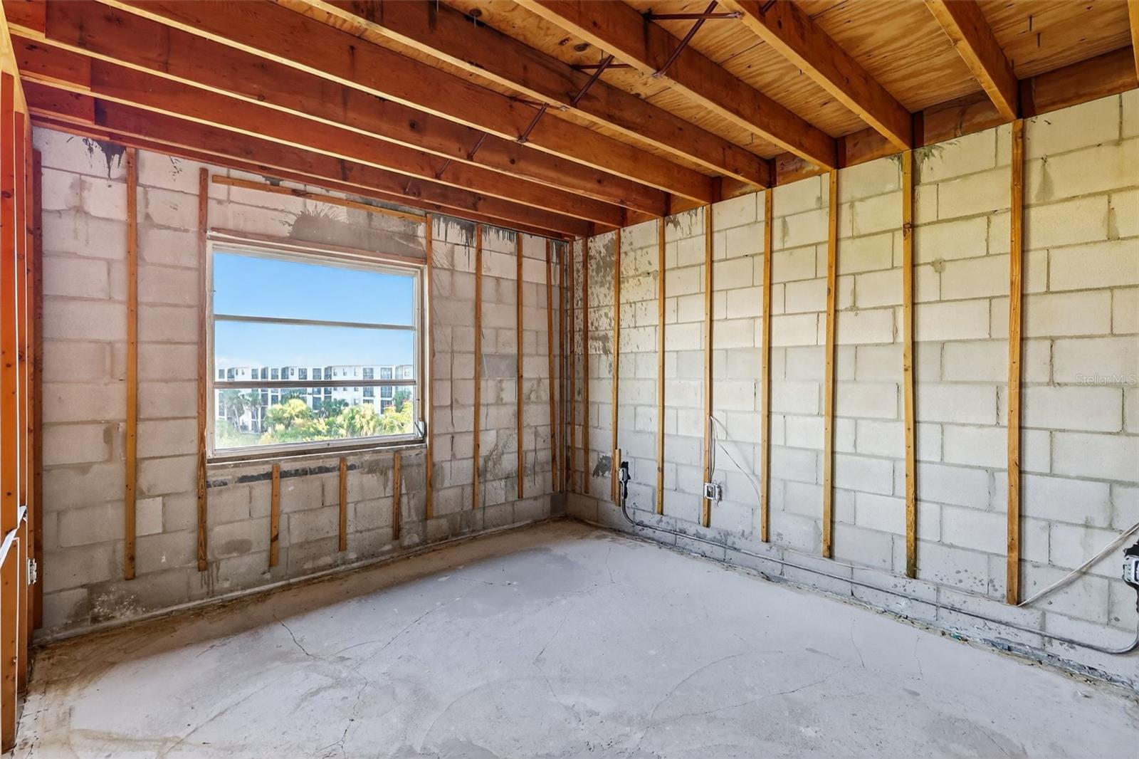 BAYSHORE ON THE LAKE APTS SEC 2 - Residential