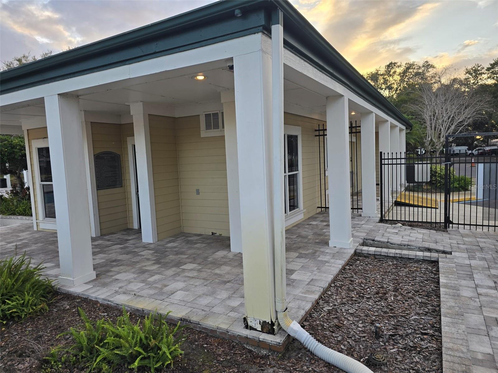 THE LANDINGS OF TAMPA A CONDOM - Residential