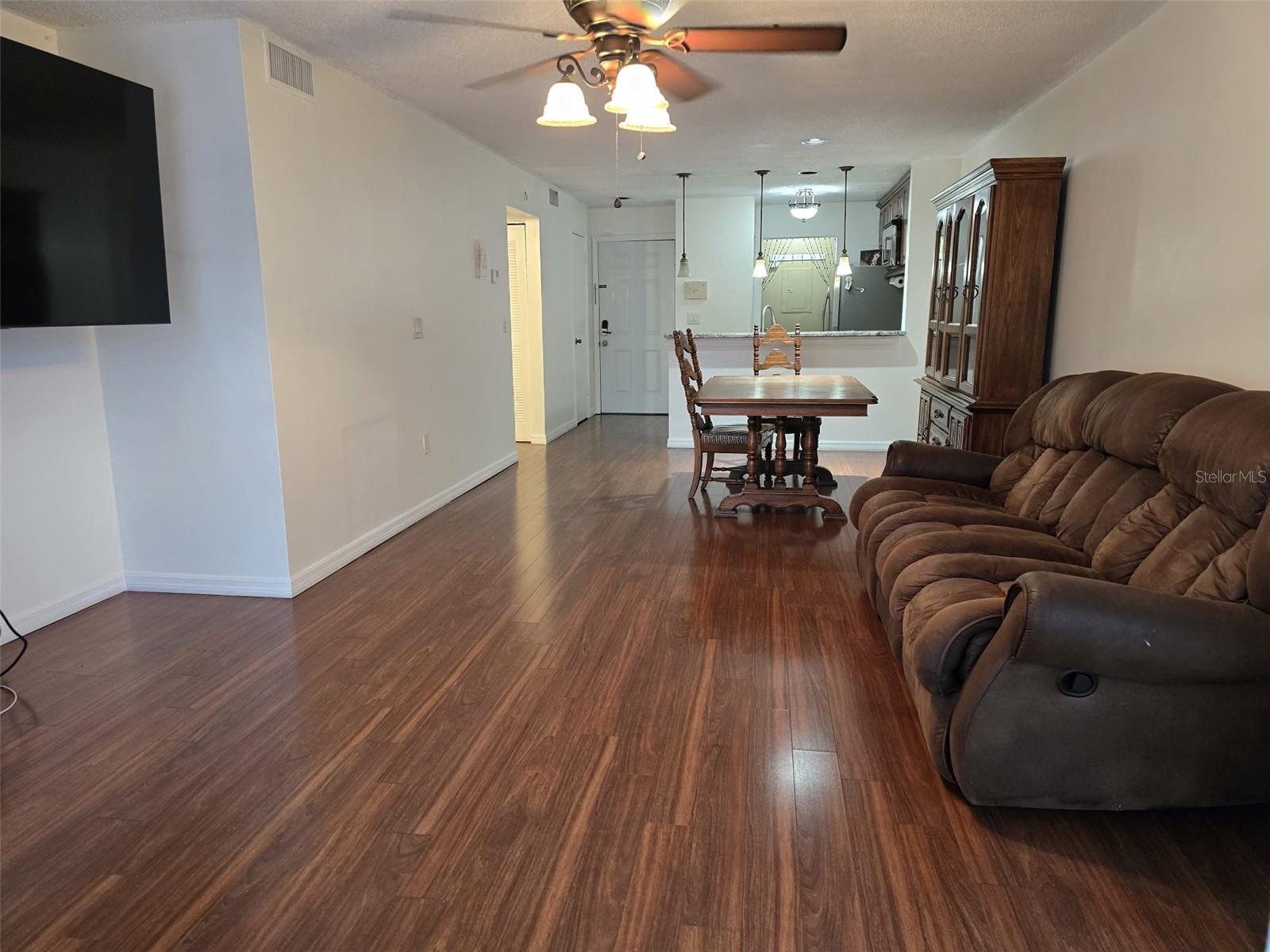 THE LANDINGS OF TAMPA A CONDOM - Residential