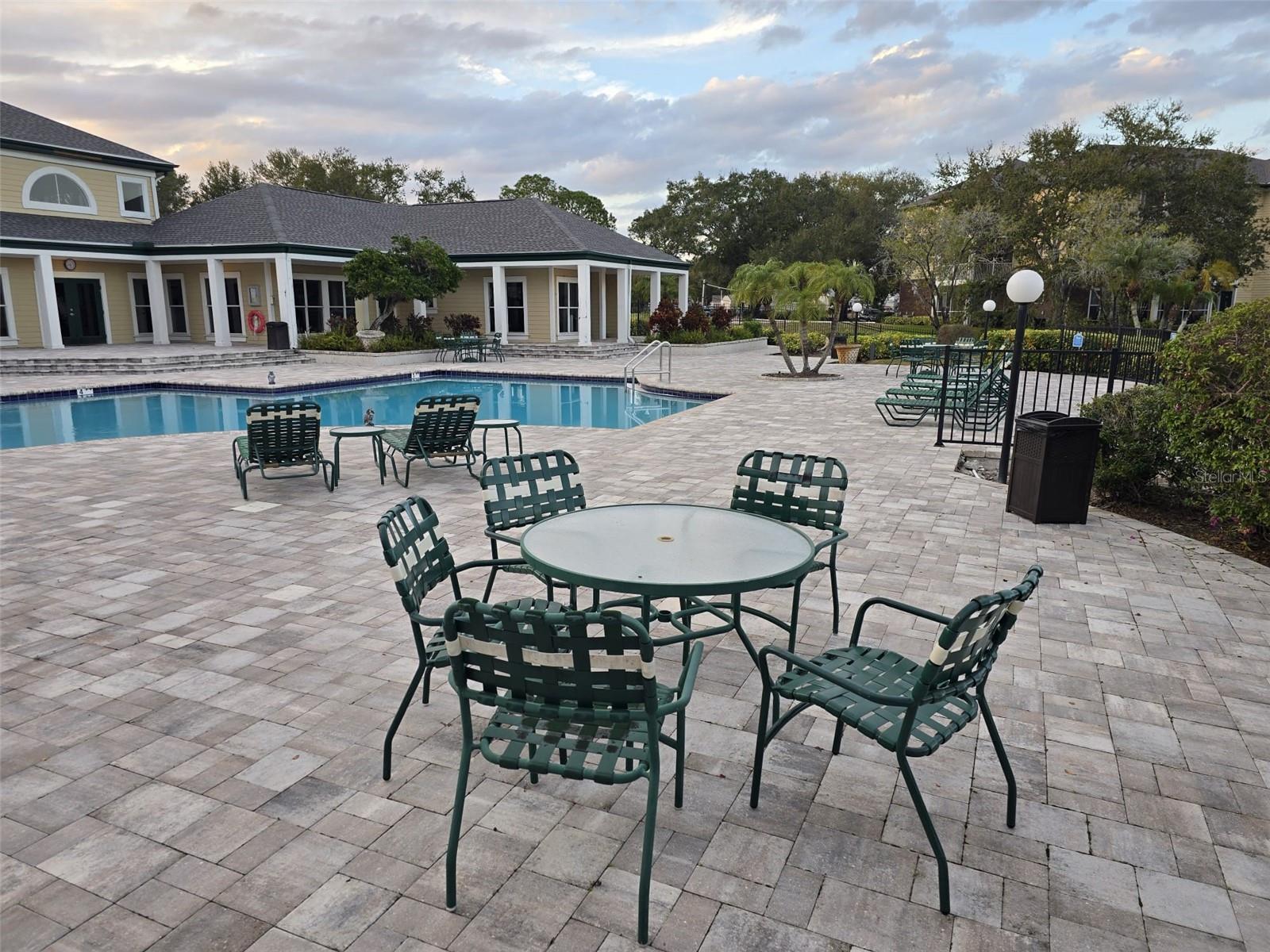 THE LANDINGS OF TAMPA A CONDOM - Residential