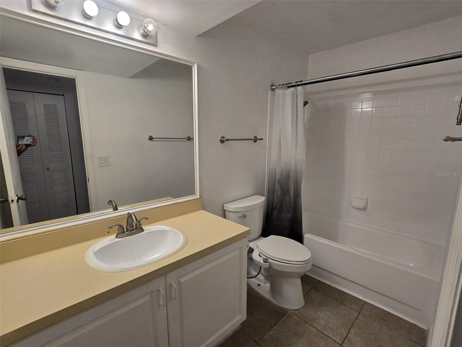 THE LANDINGS OF TAMPA A CONDOM - Residential