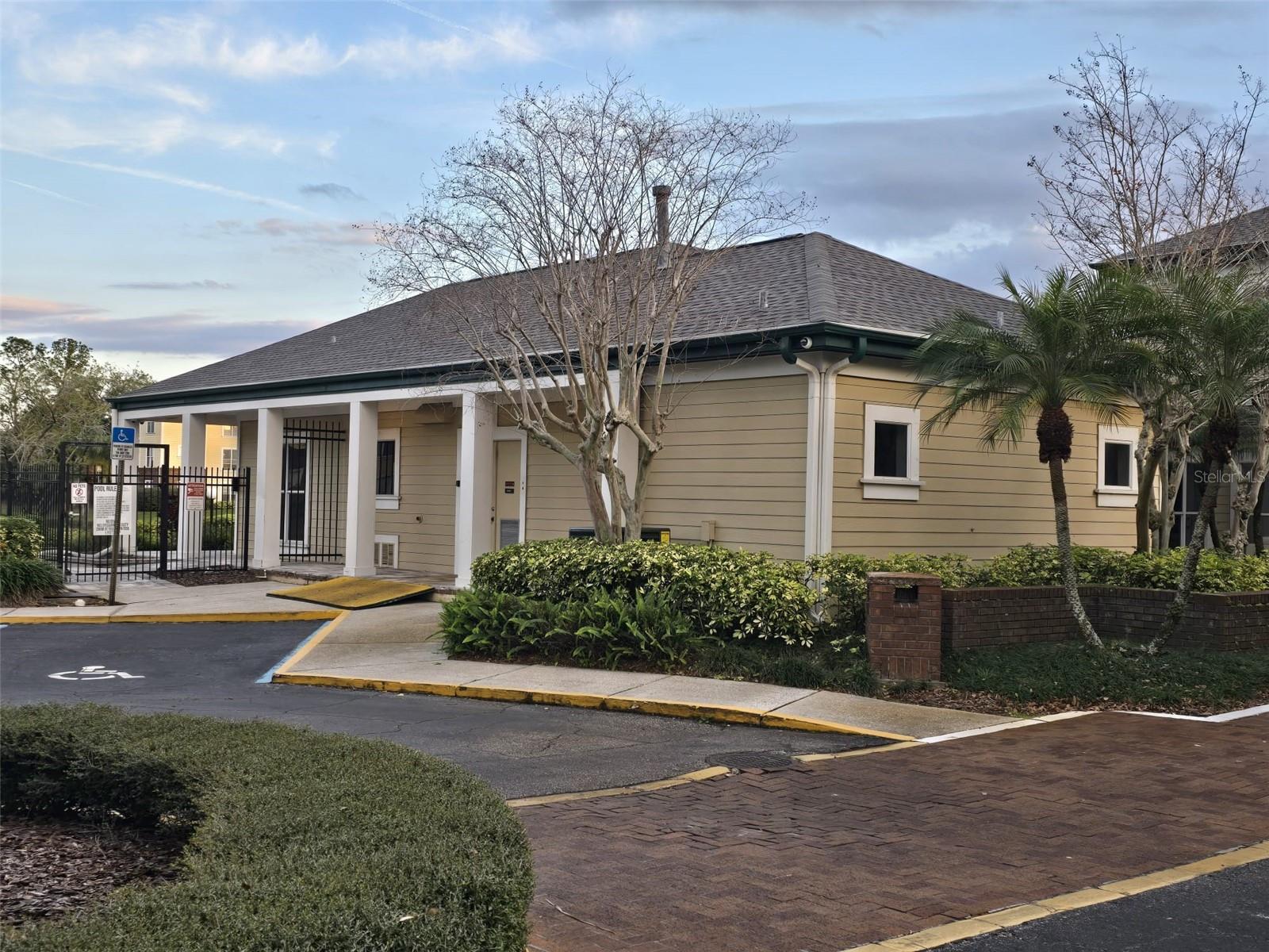 THE LANDINGS OF TAMPA A CONDOM - Residential