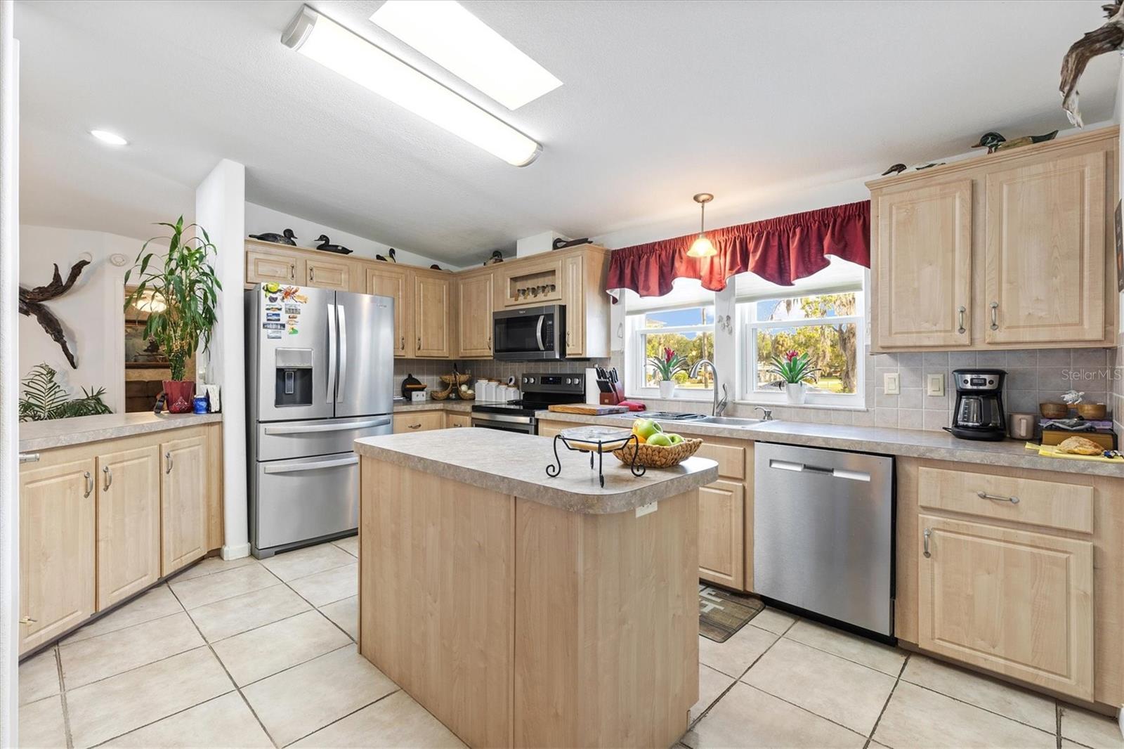 HERITAGE WOOD N LAKES ESTATES - Residential