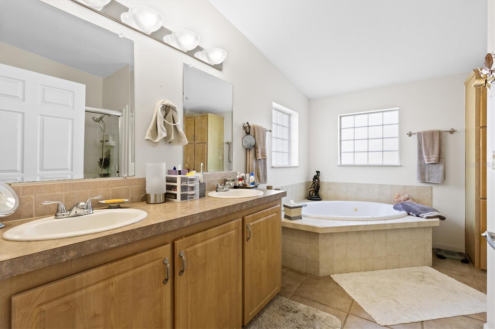 HERITAGE WOOD N LAKES ESTATES - Residential
