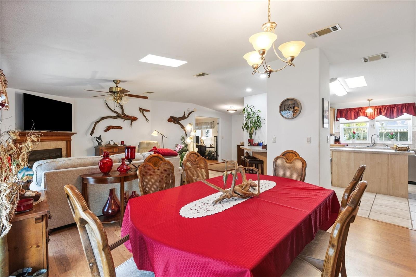HERITAGE WOOD N LAKES ESTATES - Residential