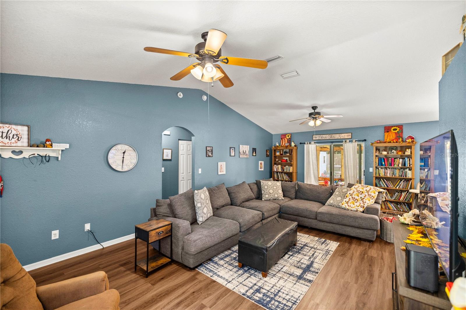 SILVER SPGS SHORES UN 44 - Residential