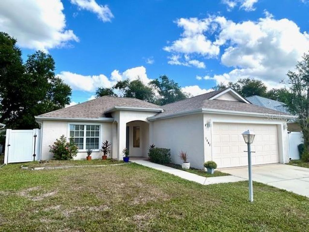Photo of 1602 Summer Breeze Way, Sarasota, FL 34232 (MLS # A4668984)