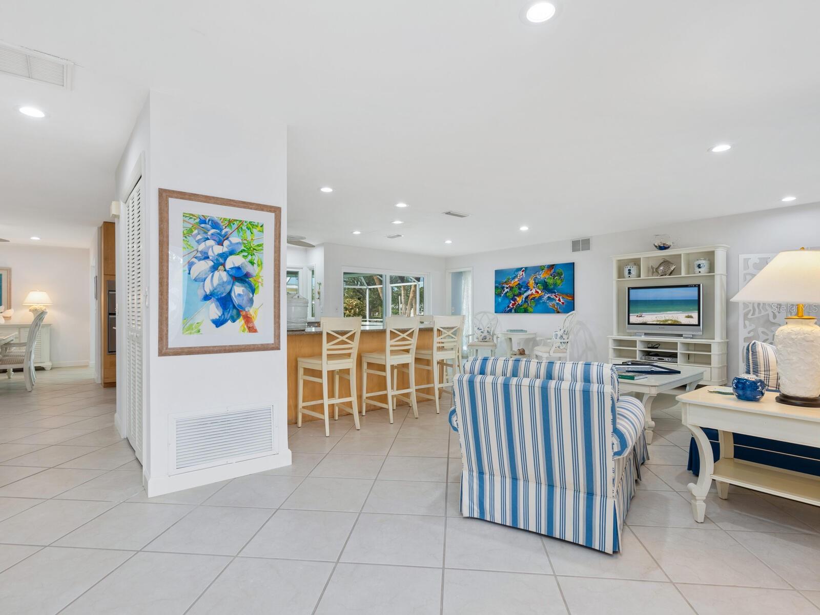 SIESTA ISLES - Residential