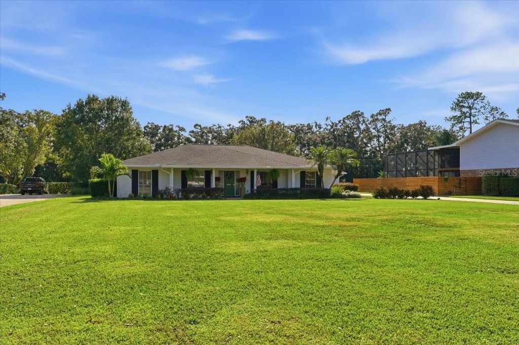 Photo of 340 Greenfield Road, Winter Haven, FL 33884 (MLS # P4937194)