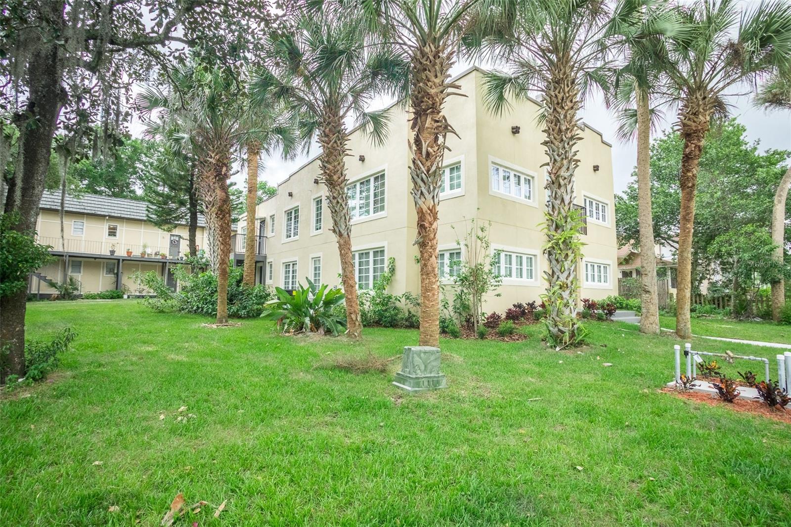 915 E PALMETTO STREET