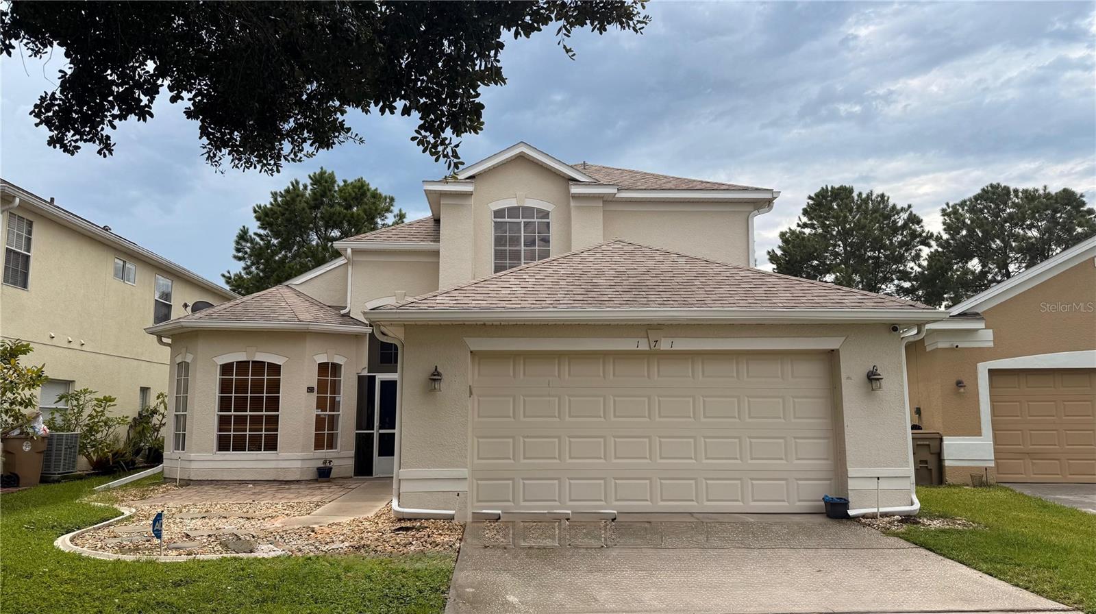 Your perfect fairway retreat awaits in the highly desirable Remington Golf Club community of Kissimmee, FL! This beautifully updated 4-bedroom, 2.5-bath home offers stunning golf course views and a spacious loft, ideal for an office, playroom, or relaxing lounge.
Renovated in 2018 and featuring a brand-new AC (2024), this home blends modern comfort with timeless style. The open-concept living areas are filled with natural light, and the stylish kitchen is perfect for both everyday living and entertaining. Step outside to enjoy peaceful mornings and gorgeous sunsets overlooking the lush greens.
Living in Remington Golf Club means access to resort-style amenities, including a championship golf course, community pool, tennis courts, fitness center, and scenic walking trails — all just minutes from shopping, dining, and major highways.
Don’t miss this rare opportunity to call one of Kissimmee’s most desirable communities your perfect fairway retreat!