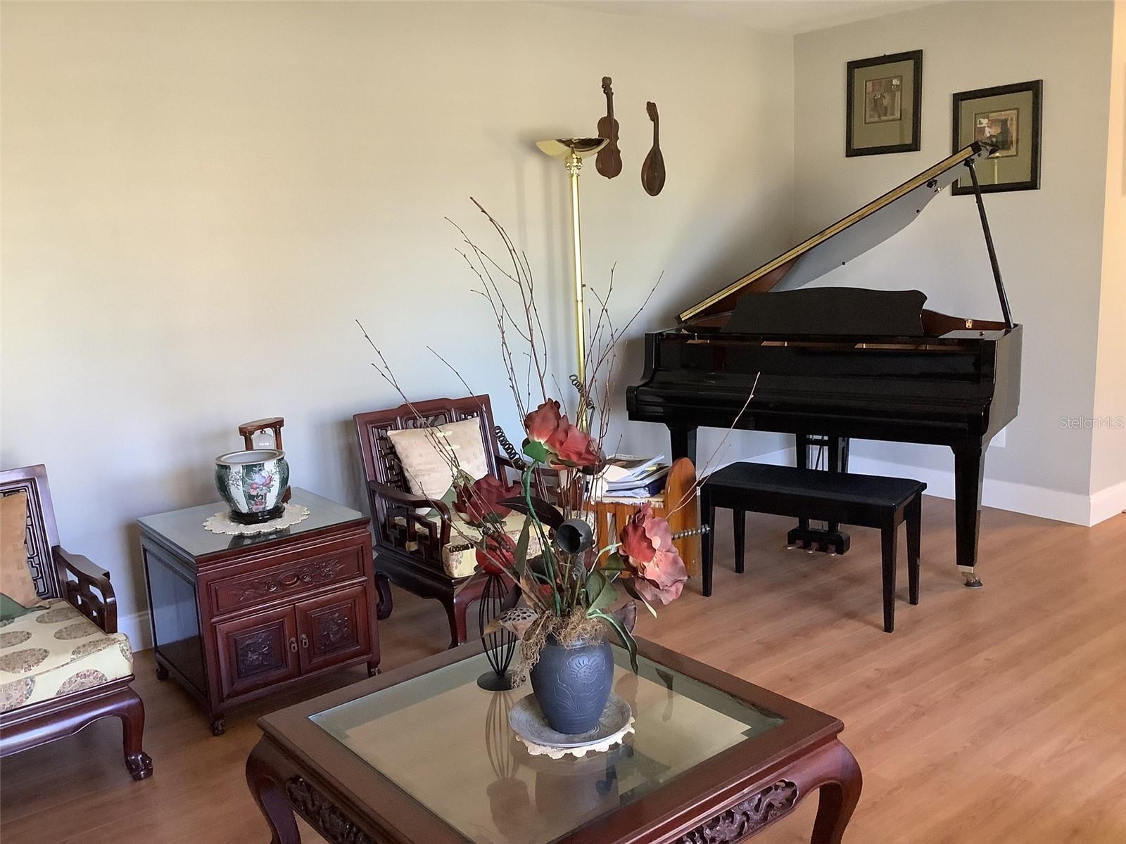 MANDARIN SEC 5 - Residential